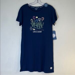 Life Is Good Blue T-Shirt Dress with Tulip Design. Medium. NWT.